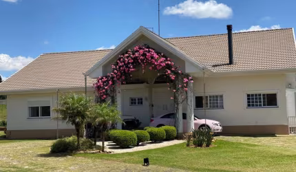 Casa para Venda em Curitiba, Riviera, 4 dormitórios, 2 suítes, 6 banheiros, 2 vagas