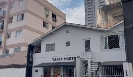 Casa para Venda em Balneário Camboriú, Centro, 1 banheiro, 1 vaga
