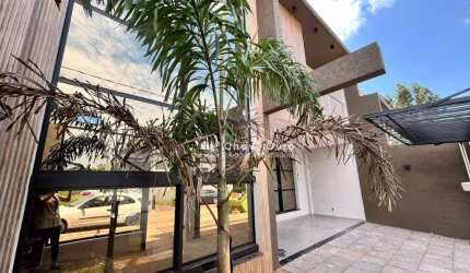 Sobrado com cozinha planejada Tropical 3