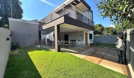 Sobrado à venda, 151 m² por R$ 800.000,00 - Centro - Toledo/PR