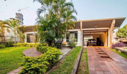Casa com 5 dormitórios à venda, 770 m² por R$ 2.150.000 - Vila Tolentino - Cascavel/PR
