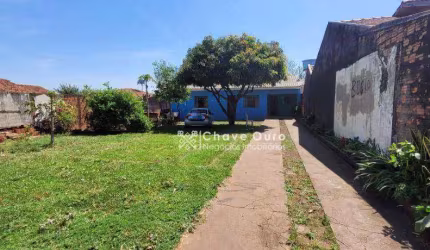 Casa com sobra de terreno no Nova Cidade