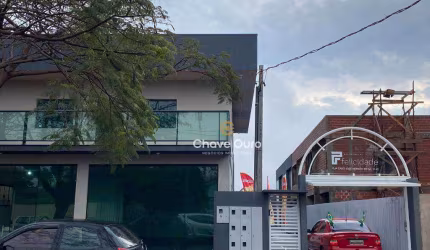 Apartamento com 03 quartos no Santa Felicidade