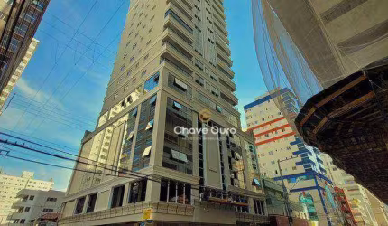 Apartamento com 3 dormitórios à venda, 114 m² por R$ 2.186.513 - Meia Praia - Itapema/SC