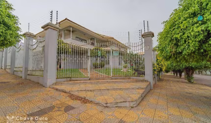 Sobrado com 4 dormitórios à venda, 530 m² por R$ 2.700.000,00 - Country - Cascavel/PR