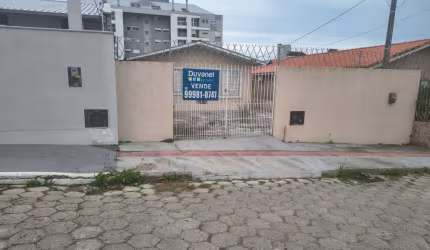Casa com Terreno de 360m2 em Capoeiras