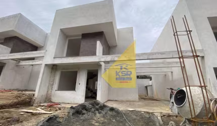 Casa com 3 quartos à venda no São Gabriel, Colombo  por R$ 550.000