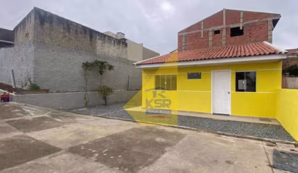 Casa com 2 quartos à venda no Parque do Embu, Colombo  por R$ 220.000
