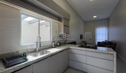 Casa Semimobiliada com Suíte e 2 Dormitórios no Vila Real