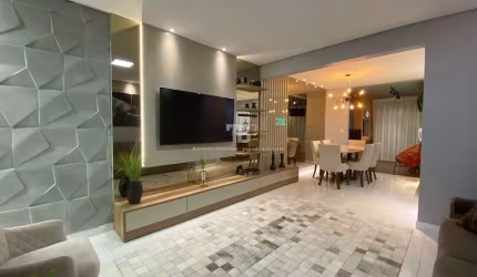 Apartamento semimobiliado e finamente decorado - Centro