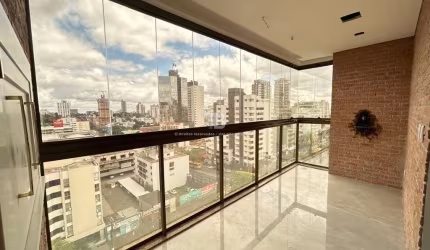 Apartamento novo semimobiliado com 2 quartos e 3 vagas no Centro de Chapecó