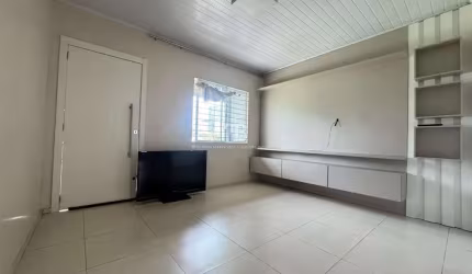 Casa térrea com 3 quartos e amplo quintal à venda em São Cristóvão
