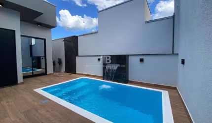Casa à Venda no Desbravador: 3 Quartos, Suíte e Piscina