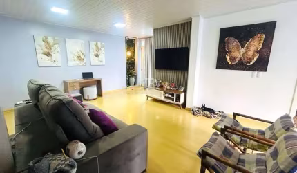 Casa espaçosa com 7 quartos à venda no bairro Passo dos Fortes, Chapecó, SC