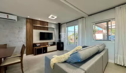 Casa com 2 quartos, lareira e quintal no bairro Paraíso, Chapecó