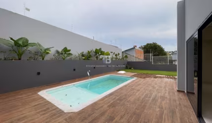 Casa de 3 Quartos com Piscina e Churrasqueira em Chapecó, SC