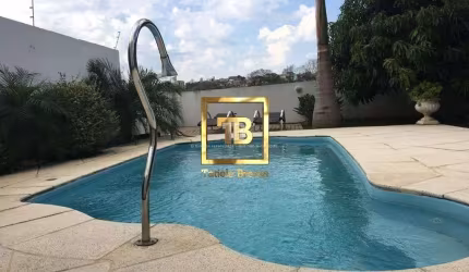 Casa Espaçosa no Universitário - 3 Quartos e Quintal com Piscina