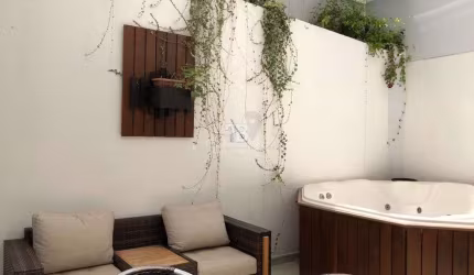 Casa Sobrado Mobiliada: Bairro Universitário, Próximo da Adega Viel