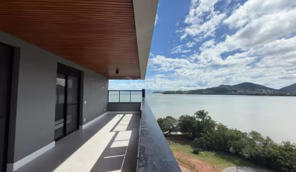 Apartamento No Bairro Joao Paulo, 3 suítes, todos os os cômodos com vista Mar.