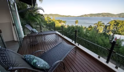 Casa Alto Padrão com 3 suítes na Lagoa Da Conceição