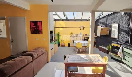 Casa Sobrado em Santa Cândida - Curitiba, PR