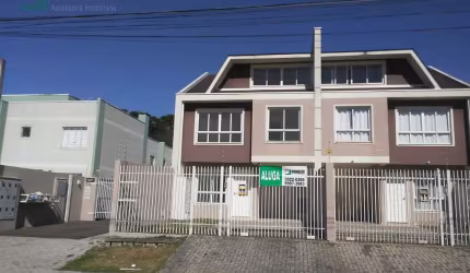 Sobrado Triplex no Umbará.