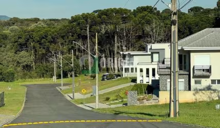 Terreno em condomínio em alto padrão em Piraquara.