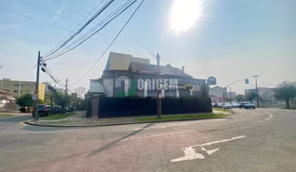 Casa Comercial no Mercês  -  Curitiba