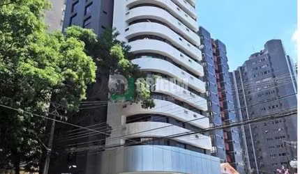 Sala com 42M² úteis e dois banheiros.