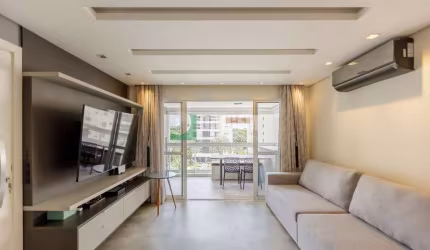 Apartamento  em condomínio clube no Água Verde, com 3 suítes, churrasqueira a carvão e duas vagas.