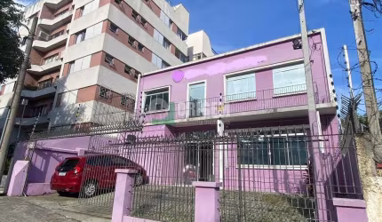 Casa Comercial nas Mercês.