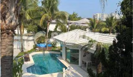 Casa em condomínio fechado com 5 quartos à venda na Rua Arquiteto Henrique Mindlin, Barra da Tijuca, Rio de Janeiro, 800 m2 por R$ 5.500.000