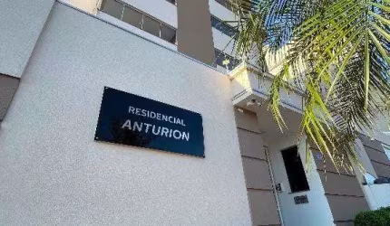 Apartamento com 2 quartos, 2 vagas e sacada com churrasqueira na Neva