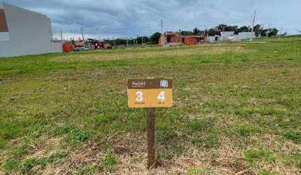 Terreno de Avenida no Colinas Tropical 2