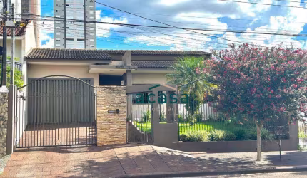 Casa ampla e com piscina no Cancelli