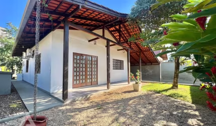 Casa com 3 quartos para alugar na Vila Nova, Blumenau , 143 m2 por R$ 4.100