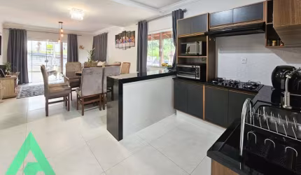 Casa com 3 quartos à venda na Escola Agrícola, Blumenau , 196 m2 por R$ 690.000