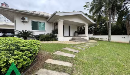 Casa comercial com 7 salas para alugar no Itoupava Seca, Blumenau , 276 m2 por R$ 20.000