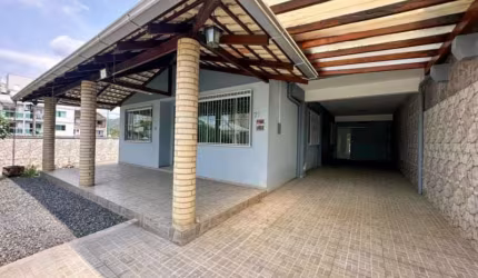 Casa com 5 quartos à venda em Água Verde, Blumenau , 232 m2 por R$ 740.000