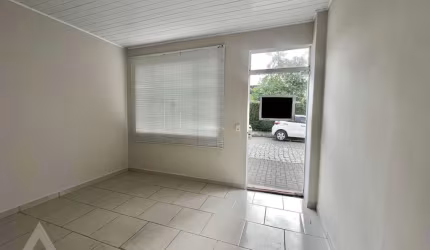 Sala comercial com 2 salas para alugar no Velha, Blumenau , 50 m2 por R$ 1.450