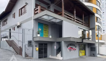 Casa com 4 quartos para alugar no Centro, Blumenau , 400 m2 por R$ 6.600