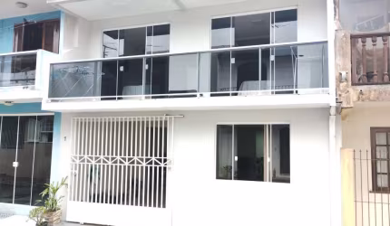 Sobrado 2 ou  3 quartos - Próximo de Tudo no Xaxim.. Havan
