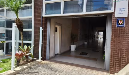 Studio Mobiliado no Centro de Curitiba - Ótima Oportunidade