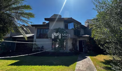 Sobrado à venda em Cascavel, Centro, com 2 quartos, com 226.34 m²