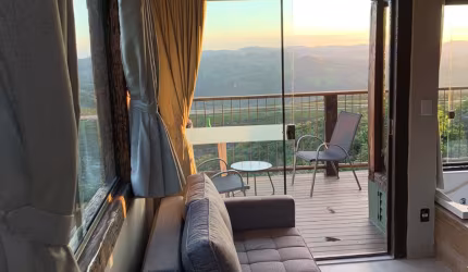 Lindo Chalé com Hidromassagem vista exuberante