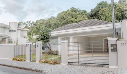 Casa com 2 quartos à venda na Rua Werner Brietzig, 343, América, Joinville, 240 m2 por R$ 1.800.000