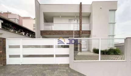 Casa com 3 dormitórios à venda, 255 m² por R$ 980.000,00 - Fortaleza Alta - Blumenau/SC