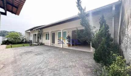 Casa com 4 dormitórios à venda, 270 m² por R$ 880.000,00 - Escola Agrícola - Blumenau/SC