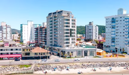 Apartamento com 3 dormitórios à venda, 140 m² por R$ 2.000.000,00 - Centro - Navegantes/SC