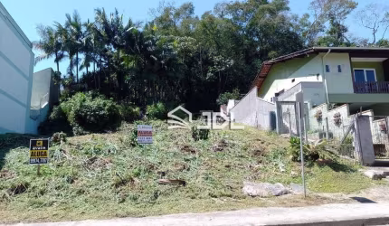 Não se é todo dia que encotramos terrenos com localização tão priviilegiiada como este!